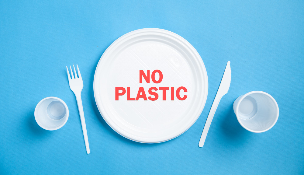 Terapkan green ramadan dengan menolak penggunaan peralatan plastik saat berbuka puasa